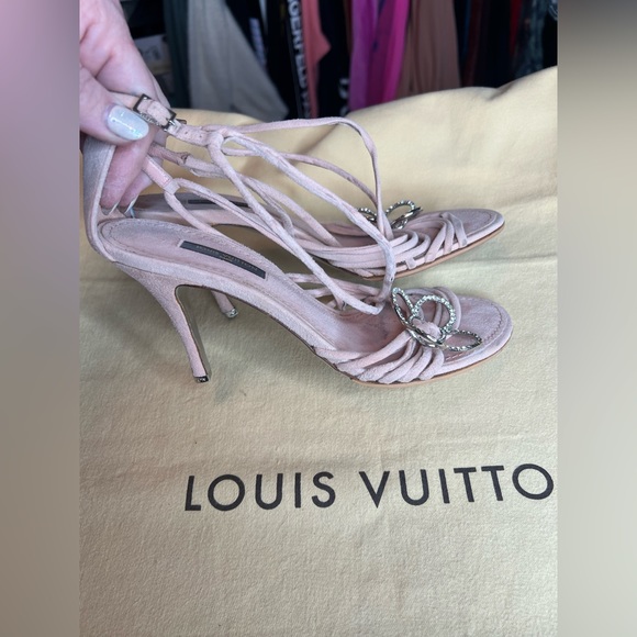 ❌❌❌SOLD❌❌❌Authentic Louis Vuitton Strappy heels - Picture 6 of 16